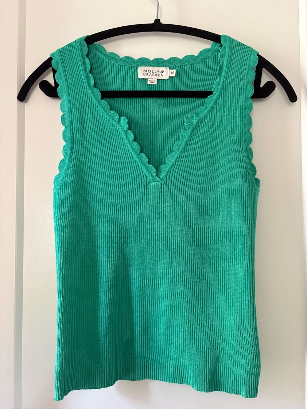 Molly Bracken Women's Scallop-Trim Ribbed Tank Top — Green, Size Medium.